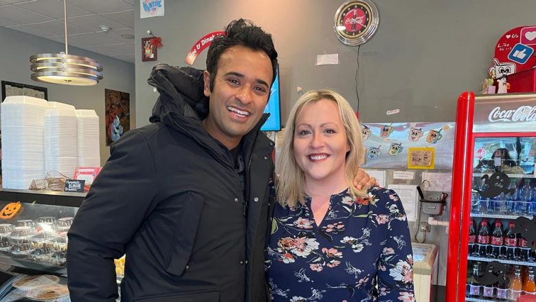 Vivek Ramaswamy in New Hampshire at The Red Arrow Diner in Londonderry NH. 2024 presidential candidate political visit at Red Arrow Diner.